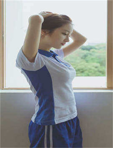 《公咬着小娇乳H边走边欢视频》