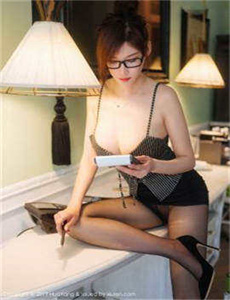 《美女把尿口扒开让男人桶爽免费看》