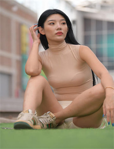 《被老板按在办公室BD电影》